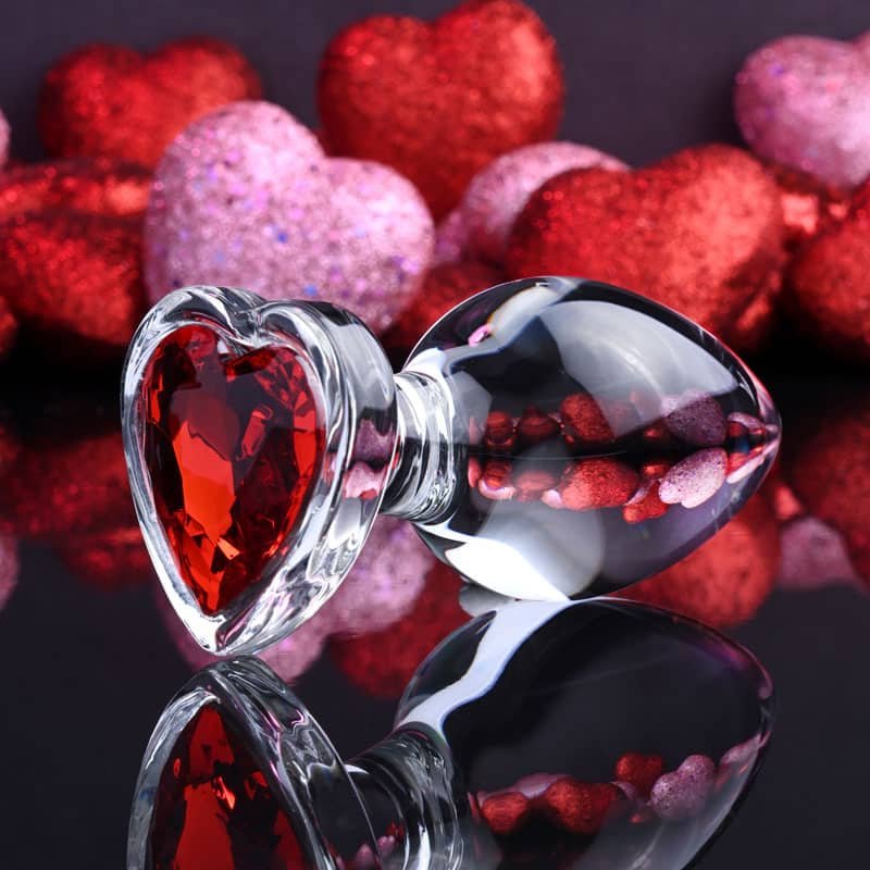 Adam & Eve RED HEART GEM GLASS PLUG LARGE - Clear Glass 9.5 cm Butt Plug with Red Heart Gem Base