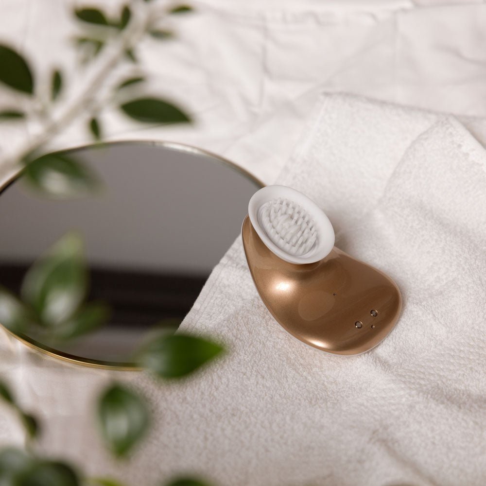 Twitch 1 - Gold USB Rechargeable Suction Vibrator